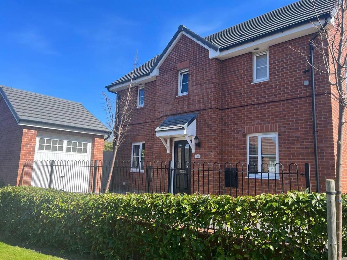 Remarkable 3-bed House In Holiday home