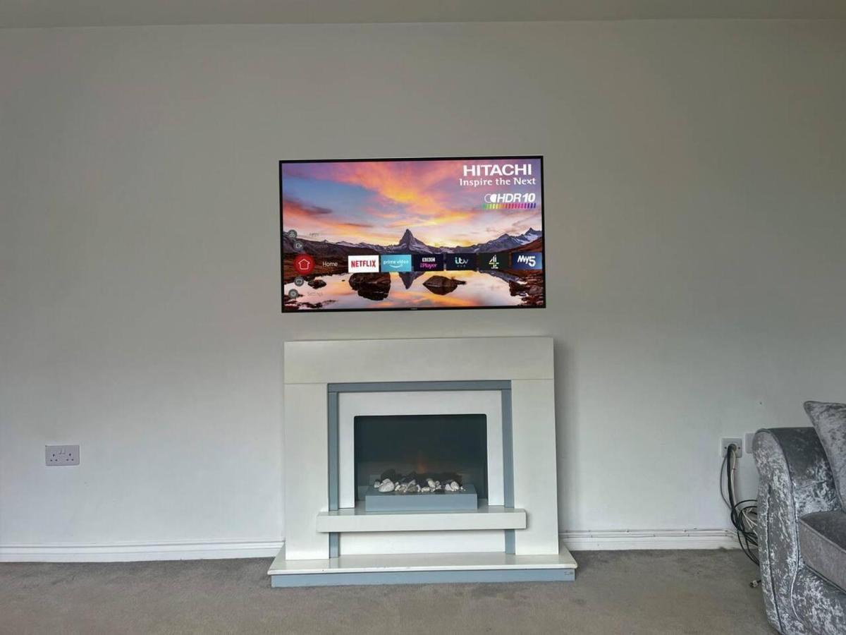 Holiday home Remarkable 3-bed House In Wirral