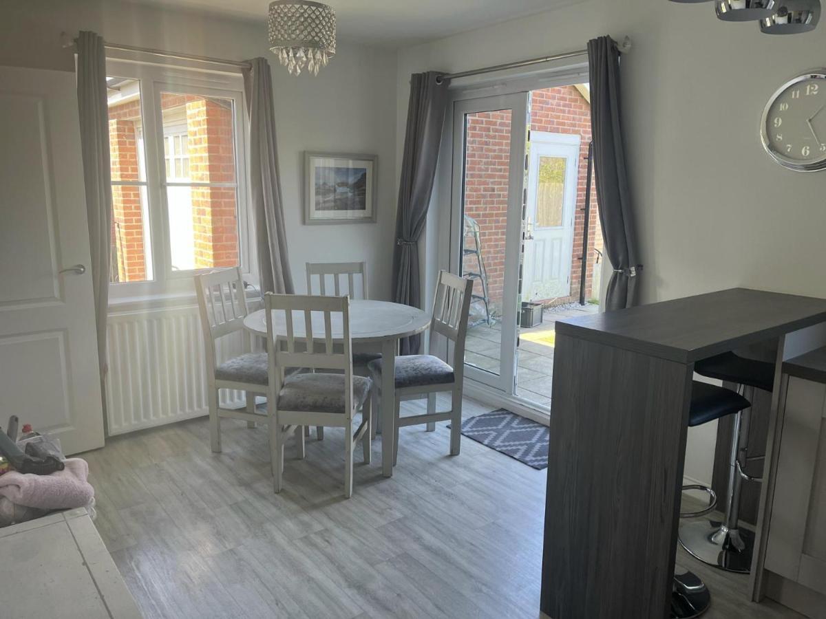 Remarkable 3-bed House In Holiday home