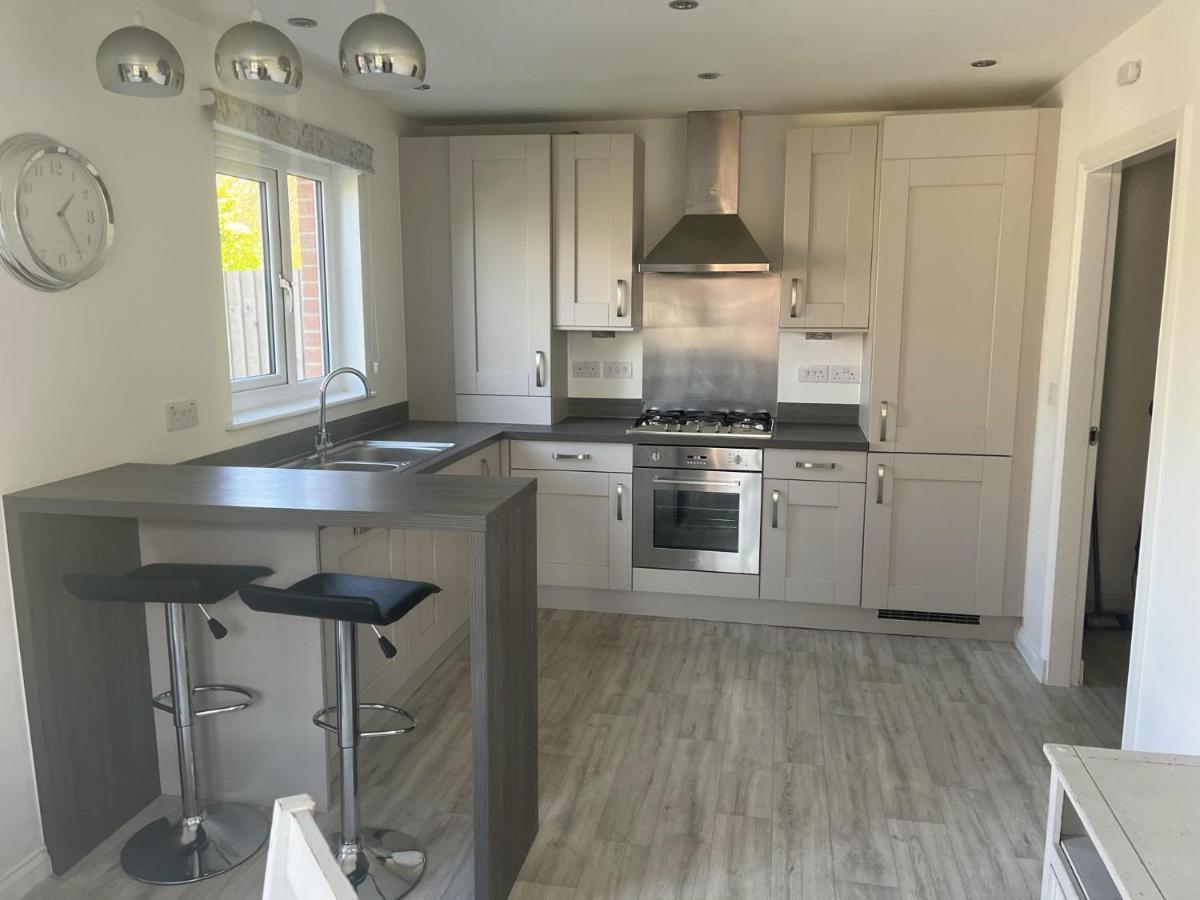 Remarkable 3-bed House In Holiday home