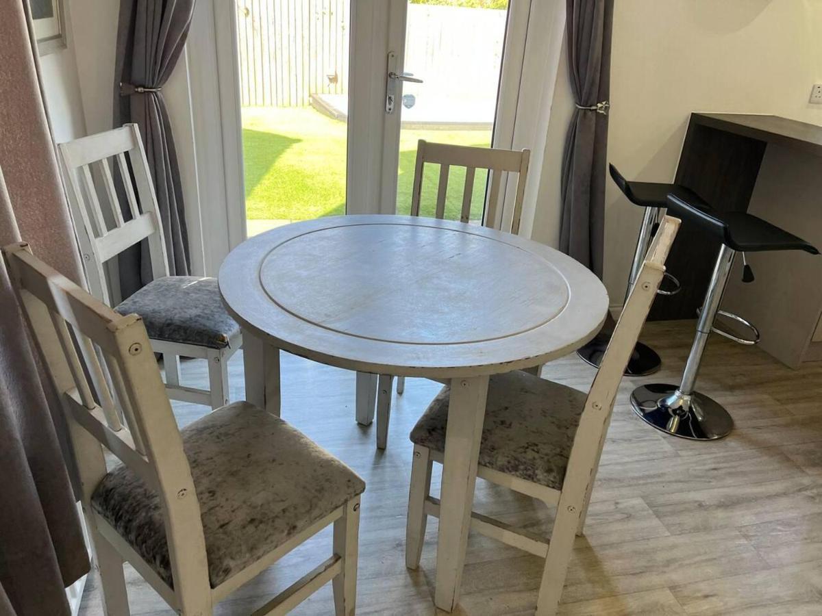 Holiday home Remarkable 3-bed House In Wirral